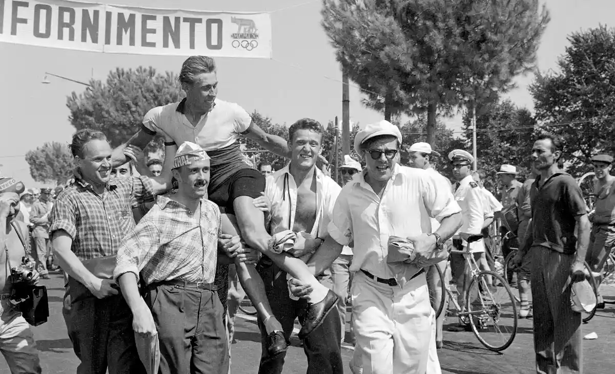 Виктор Капитонов после победы в Риме 1960